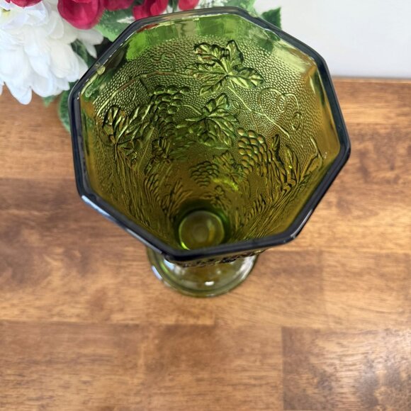 Vintage Avocado Green Glass Hexagonal Grape Vase Pedestal Base MCM Decor - Picture 4 of 4